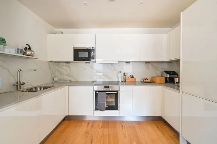 Charming 2 bedroom flat in Canonbury Place, London, N1 2NN
