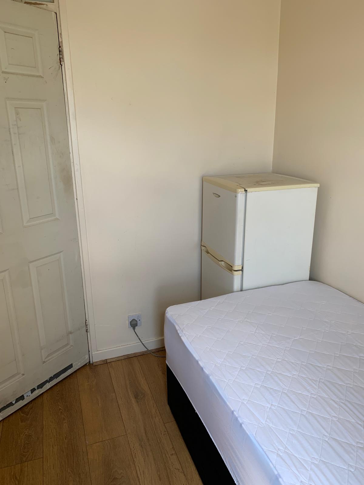 🌟 Double Room – Hamlets Way (E3 4TL)  Available Now | Singl