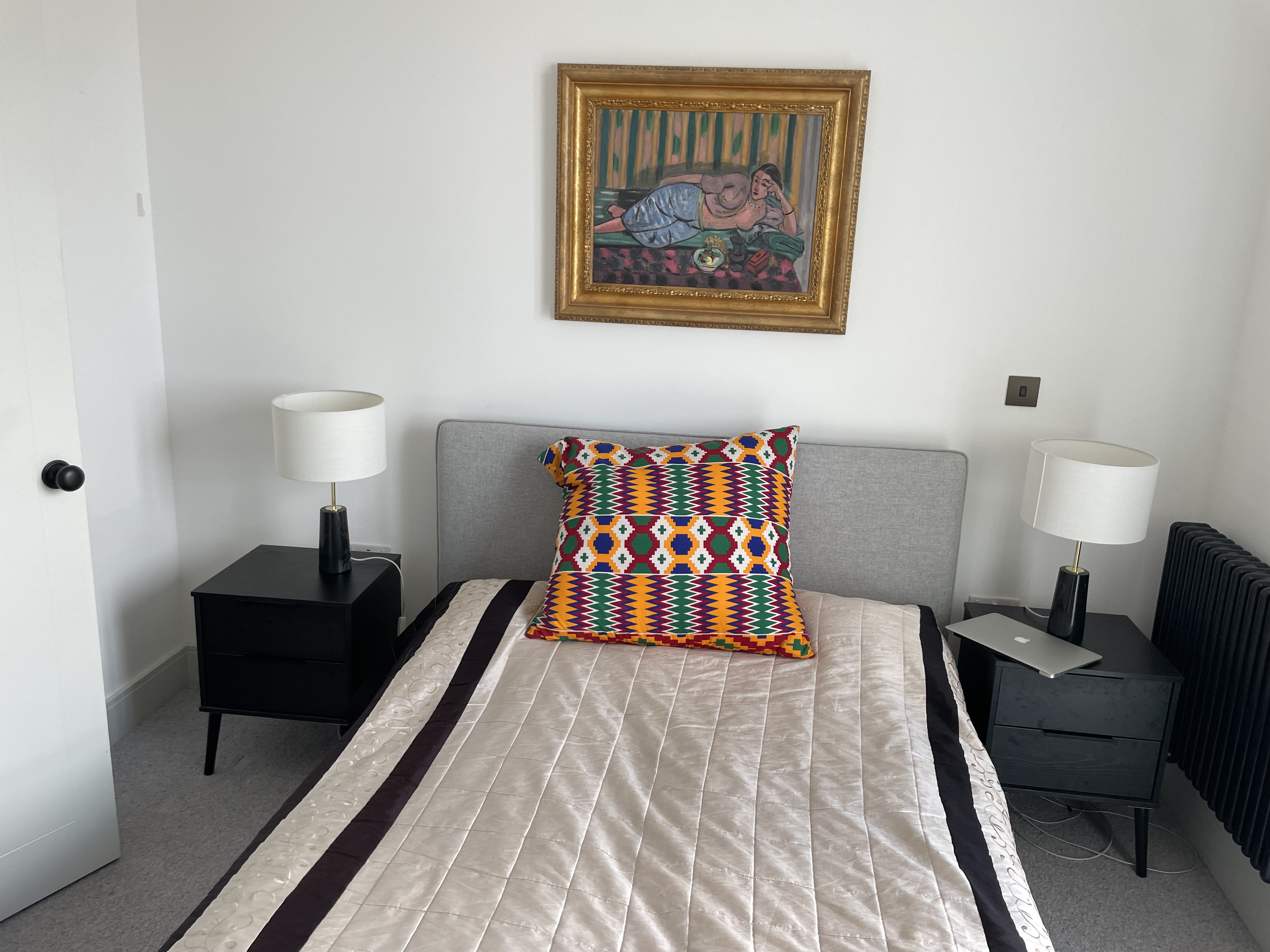 3.bedroom penthouse by a park 
