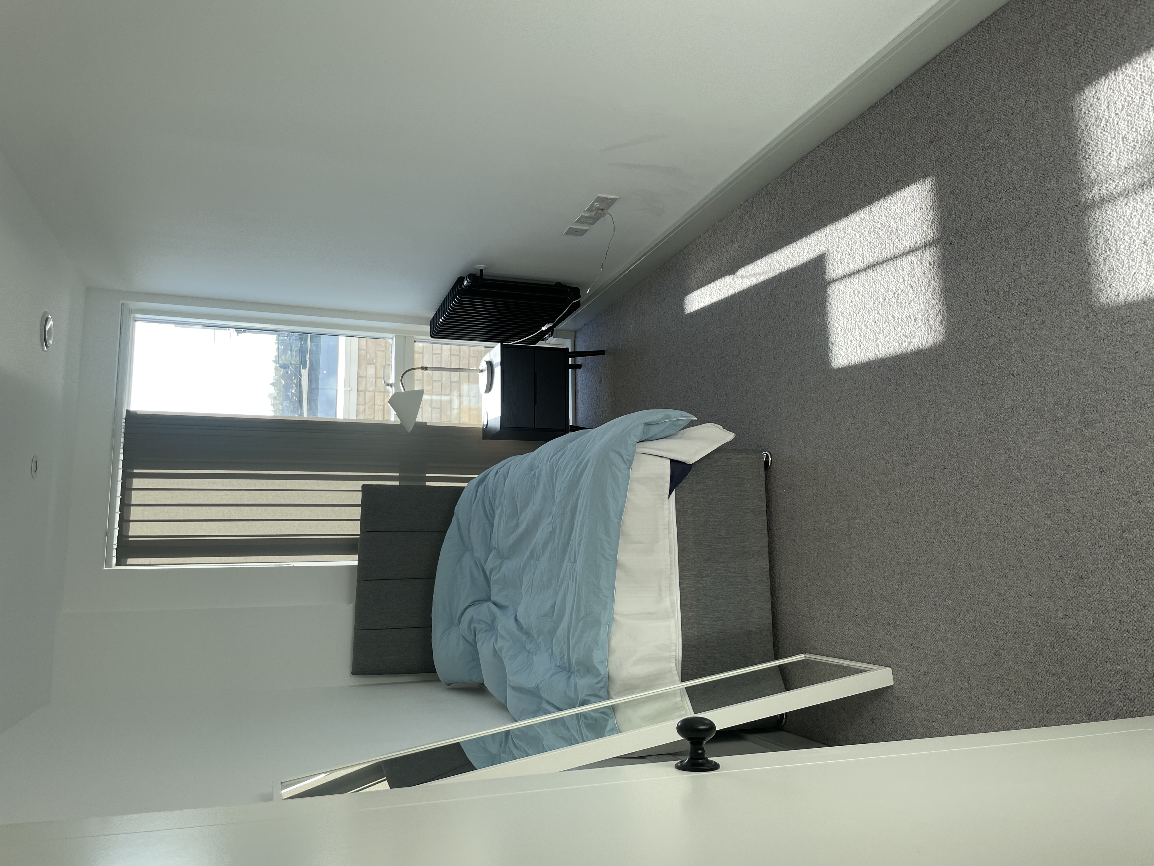 3.bedroom penthouse by a park 