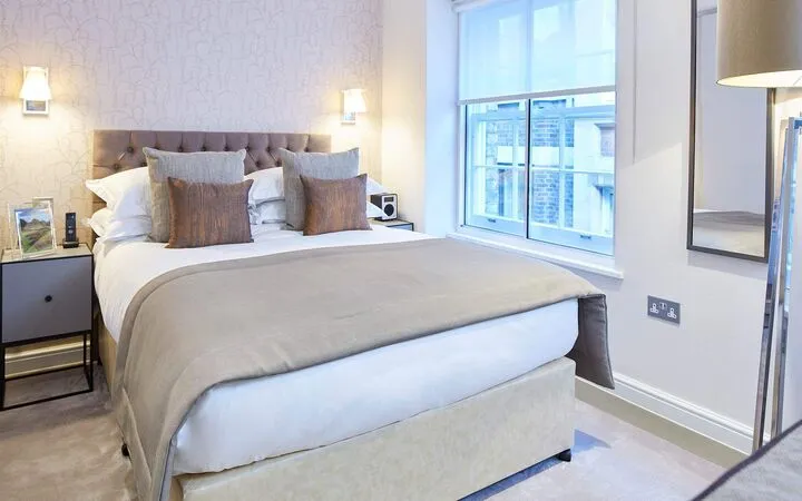 AWEOME ONE BEDROOM FLAT IN NEWBURY STREET, LONDON EC1A 7HU