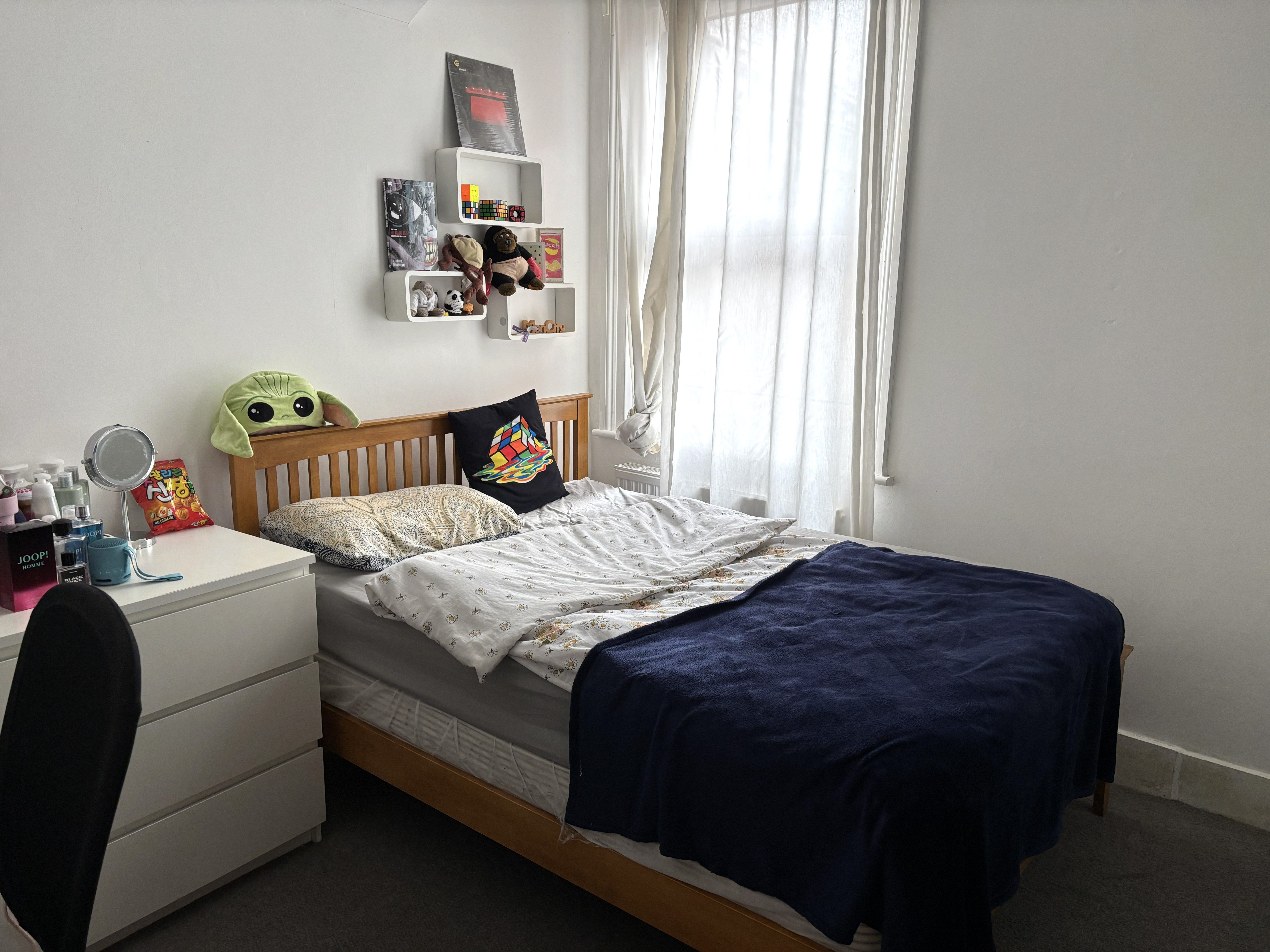 NICE ROOM AVAILABLE IN CHILDS HILL
