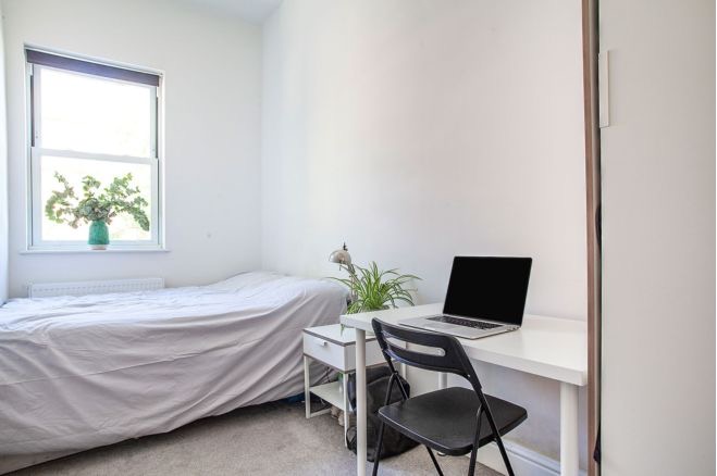 Double room in house with garden