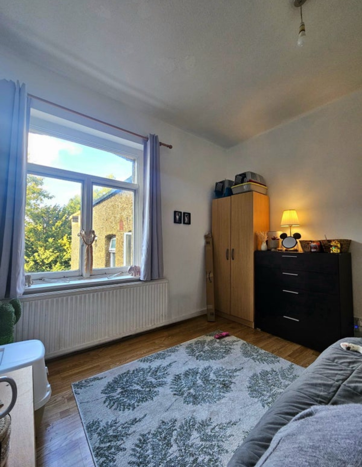 DOUBLE ROOM - TURNPIKE LANE