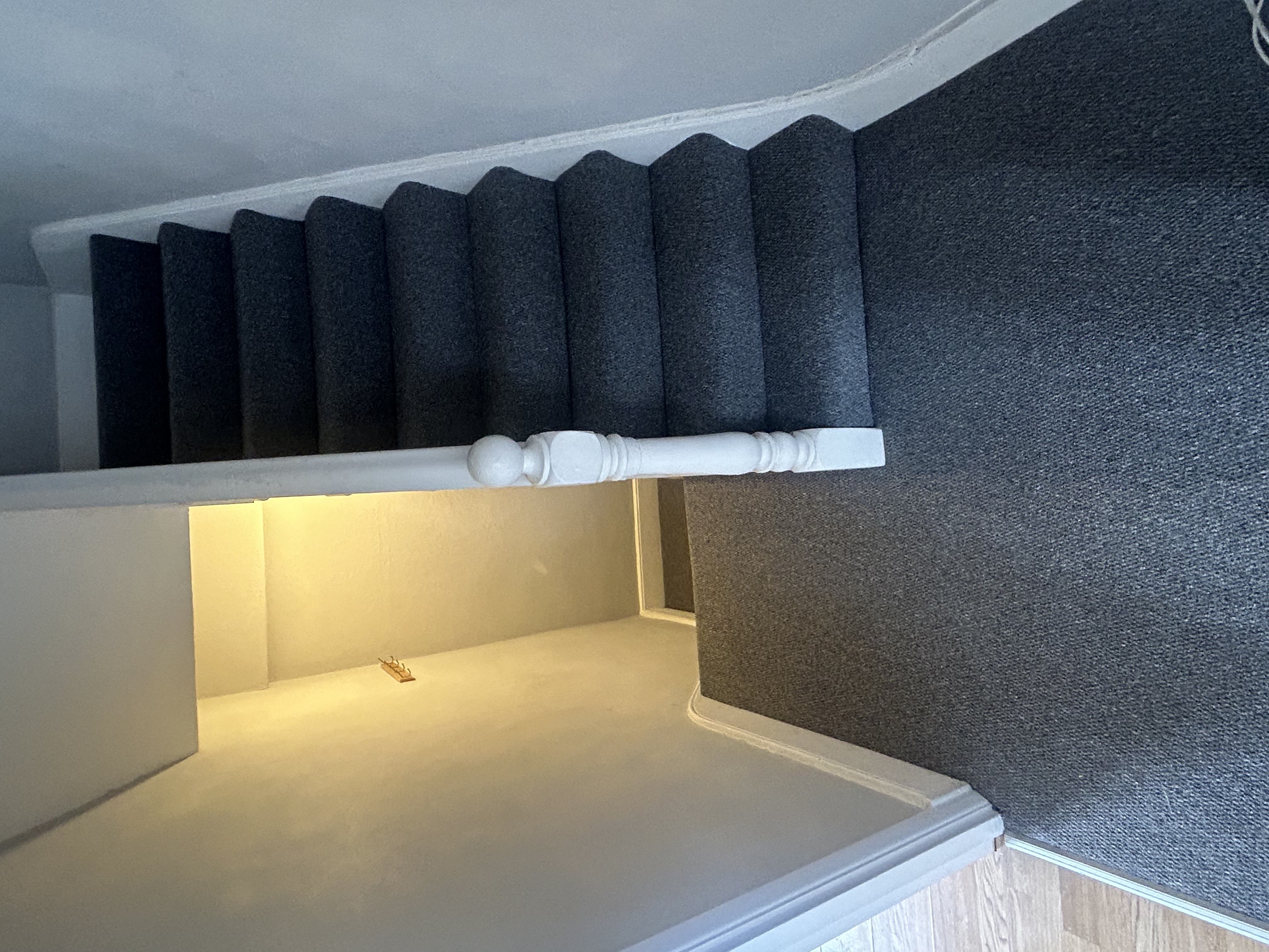 DOUBLE ROOM - TURNPIKE LANE