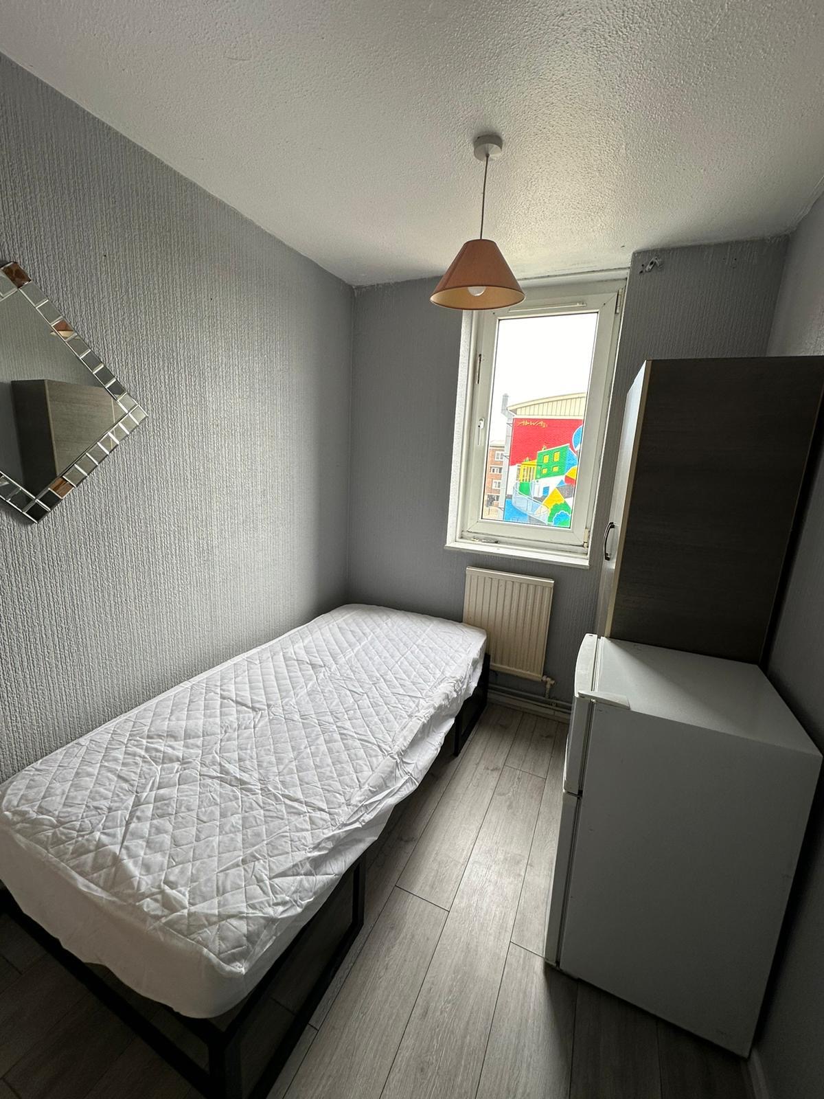 🌟 Single Room – Rothbury Walk (N17 0PQ, London)