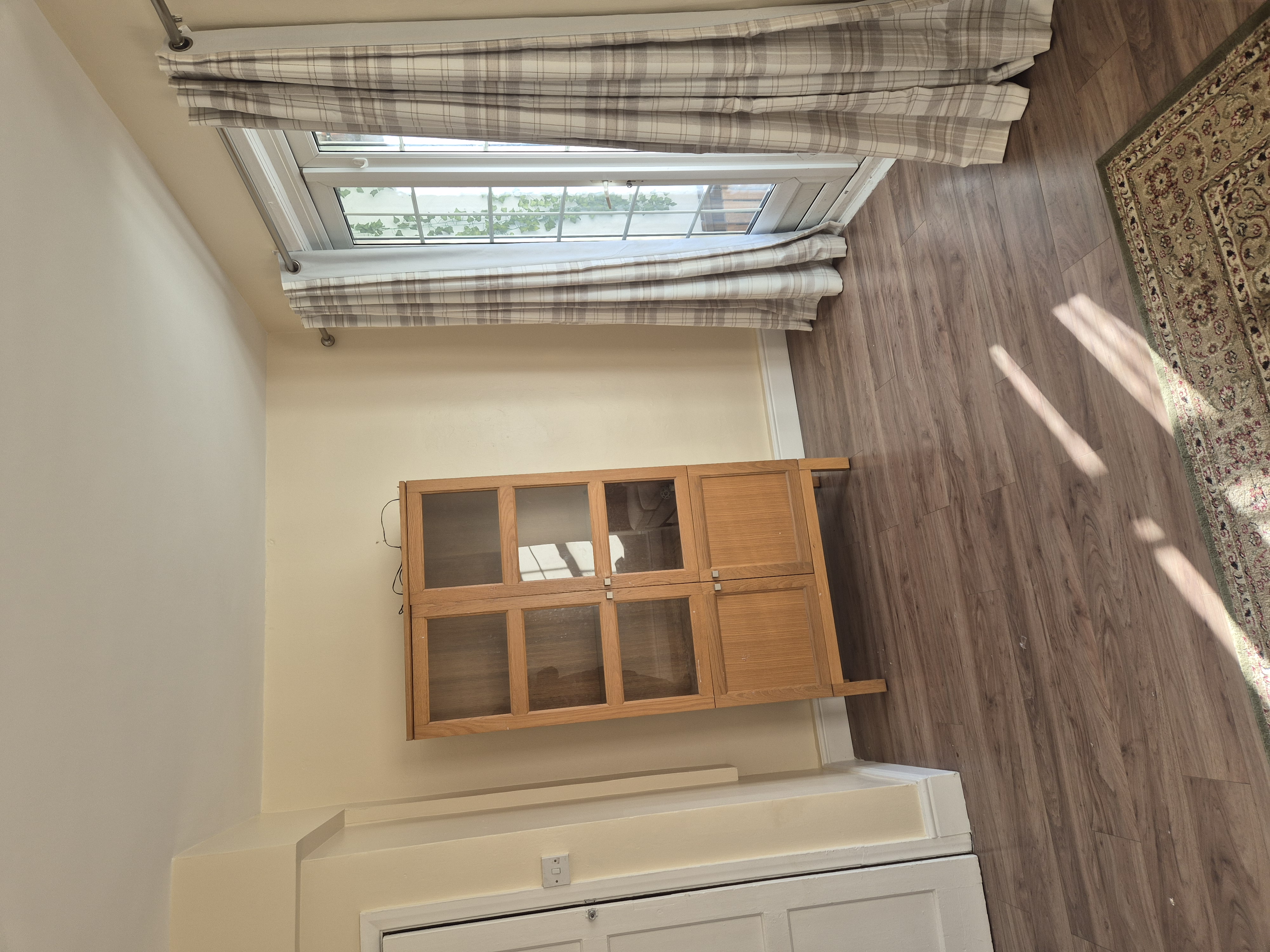 2 Double bedrooms to rent in a 3 bedroom flat