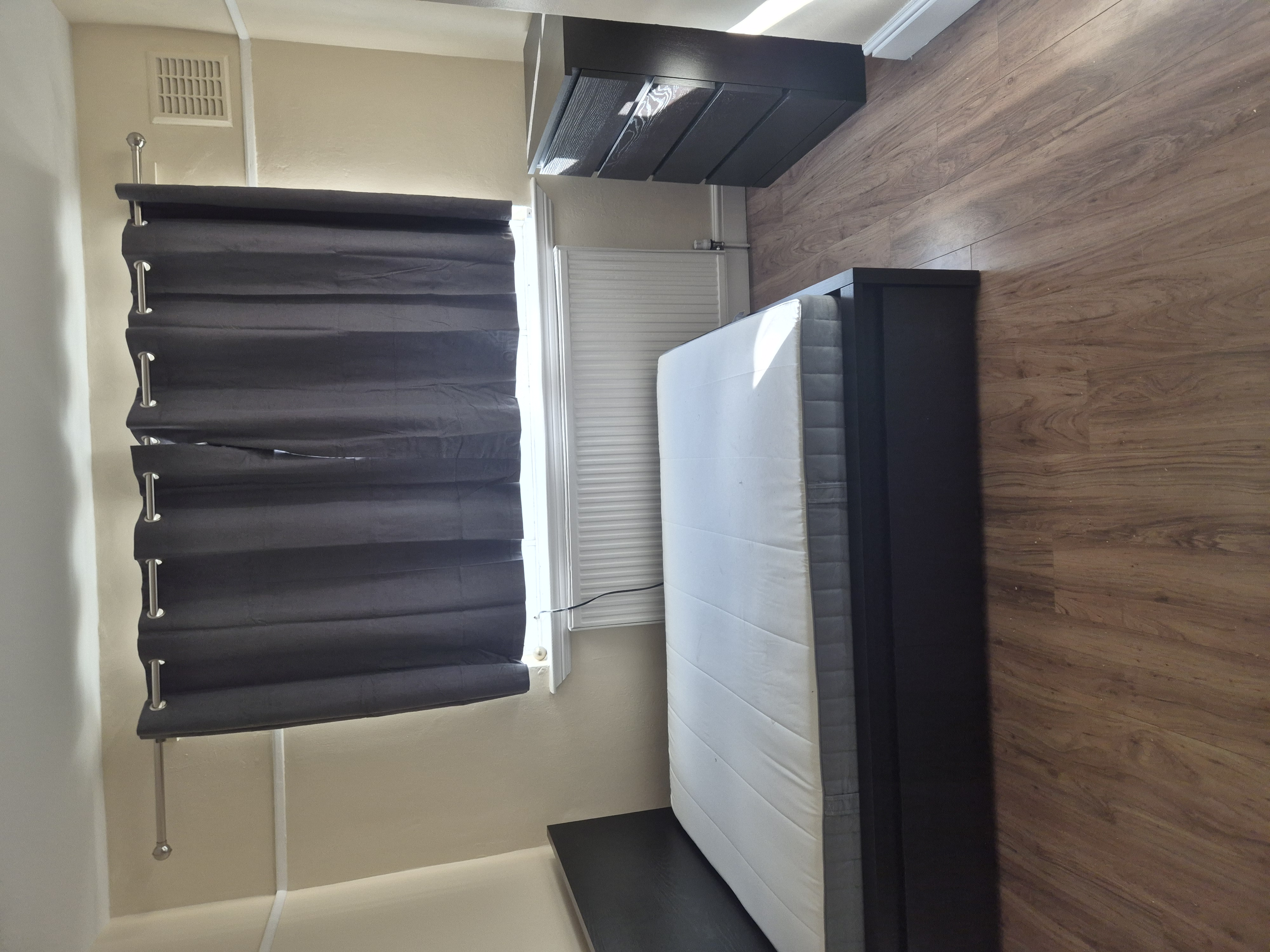 2 Double bedrooms to rent in a 3 bedroom flat