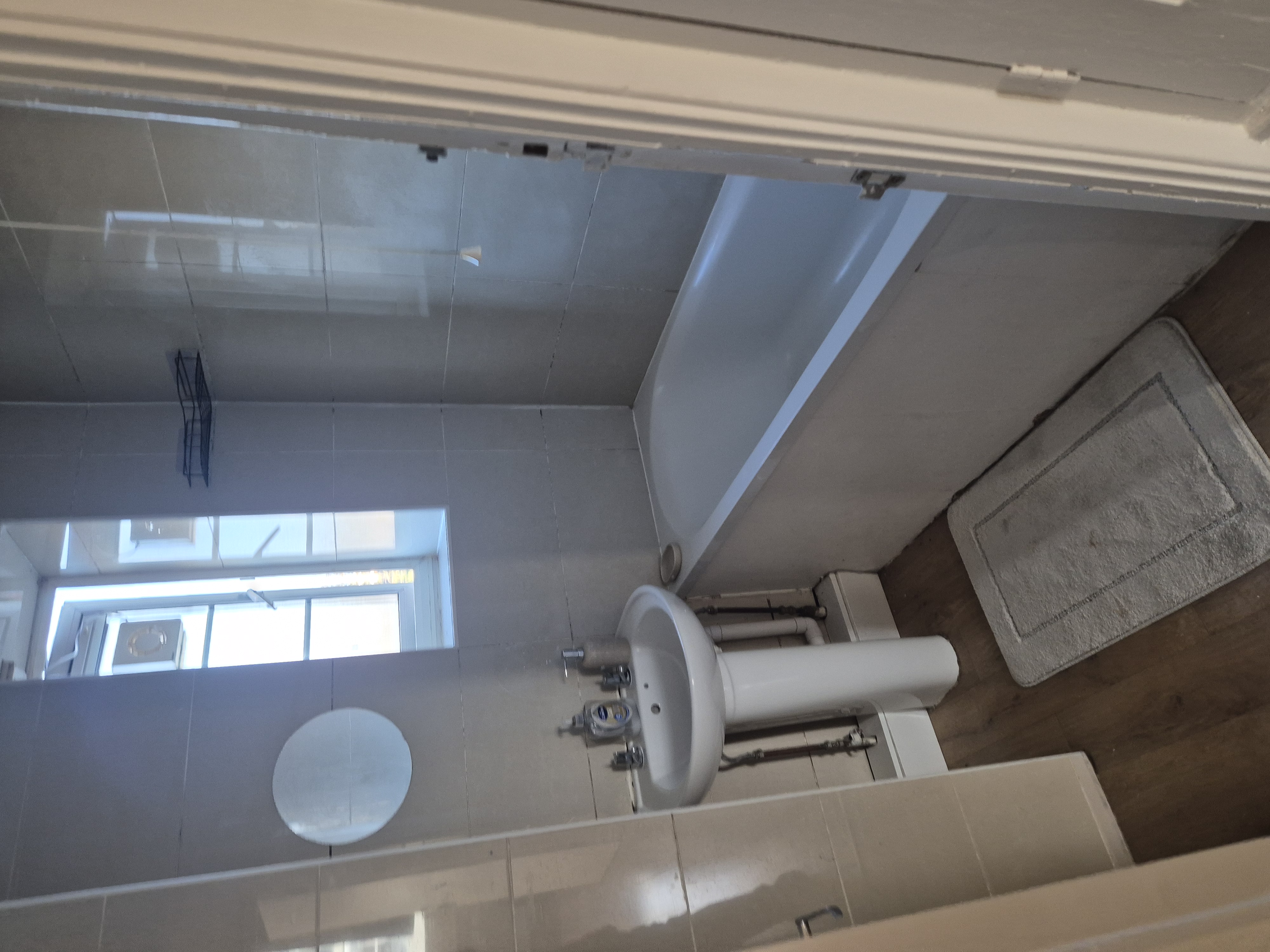 2 Double bedrooms to rent in a 3 bedroom flat