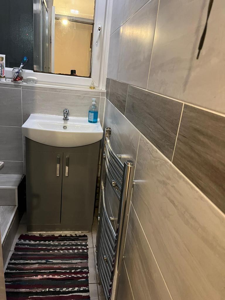 Double room near TOWER HILL Cable Street