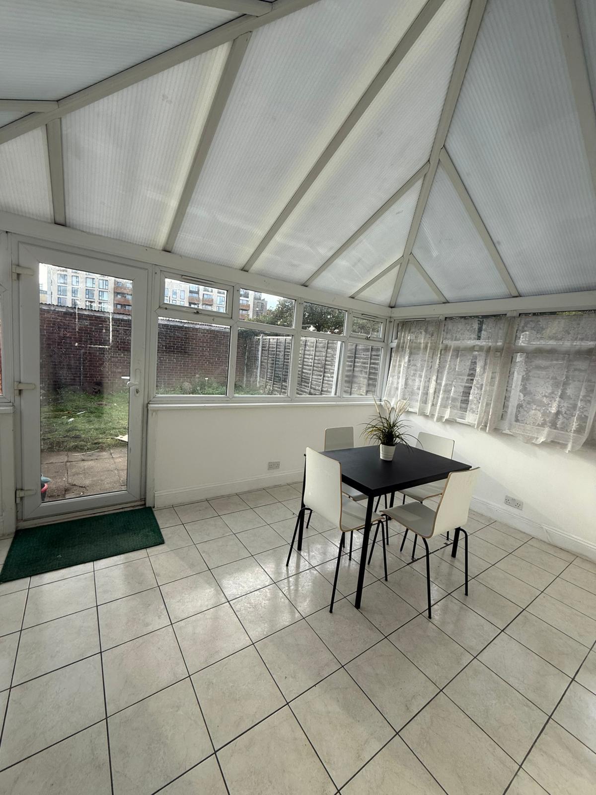 Double room in STRATFORD