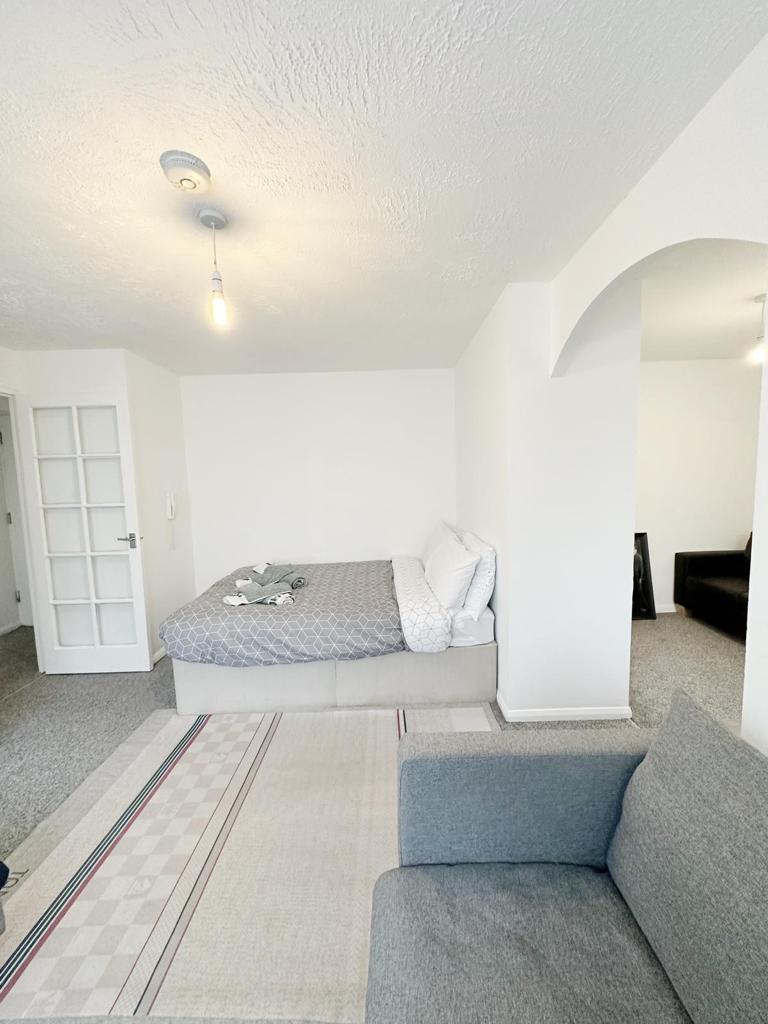 Double room in John silkin