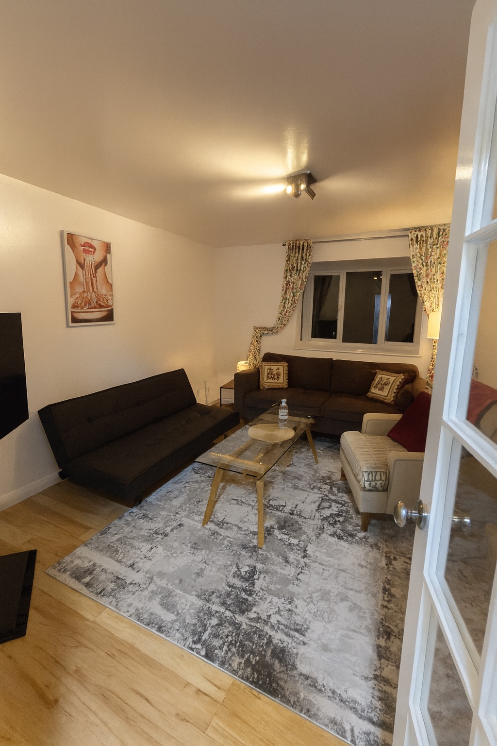 Double Room with Bills Included