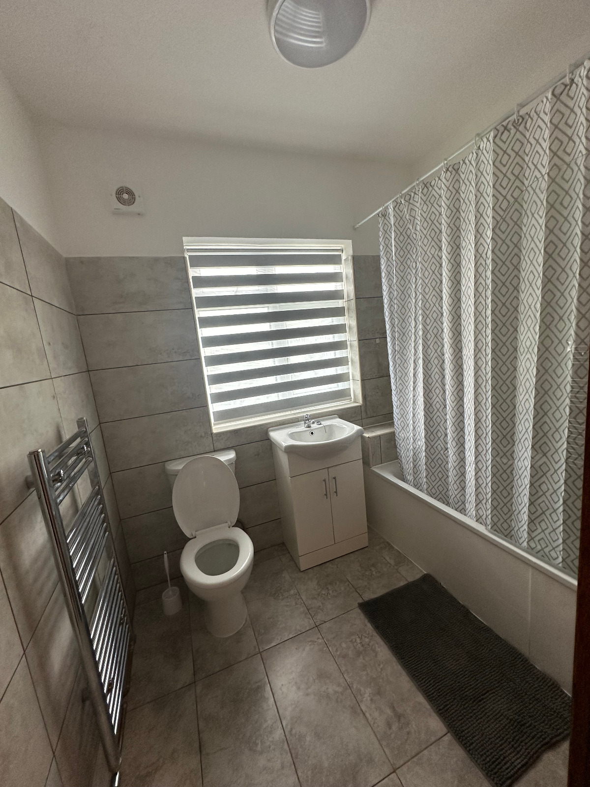 Single large  room in White Hart Lane