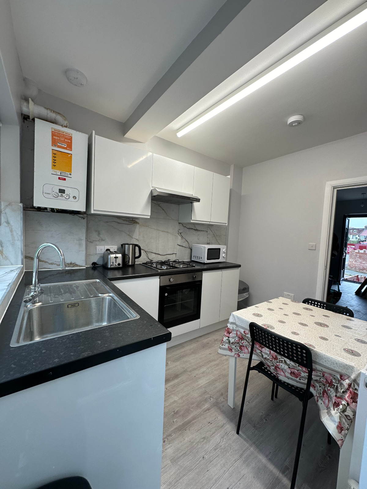 Single large  room in White Hart Lane