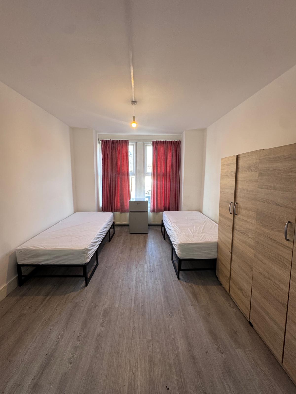 Double rooms in TOTTENHAM