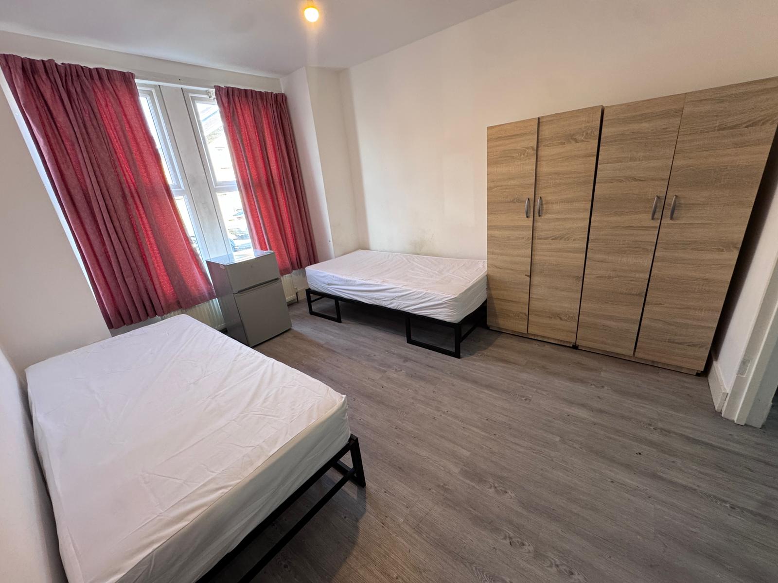 Double rooms in TOTTENHAM