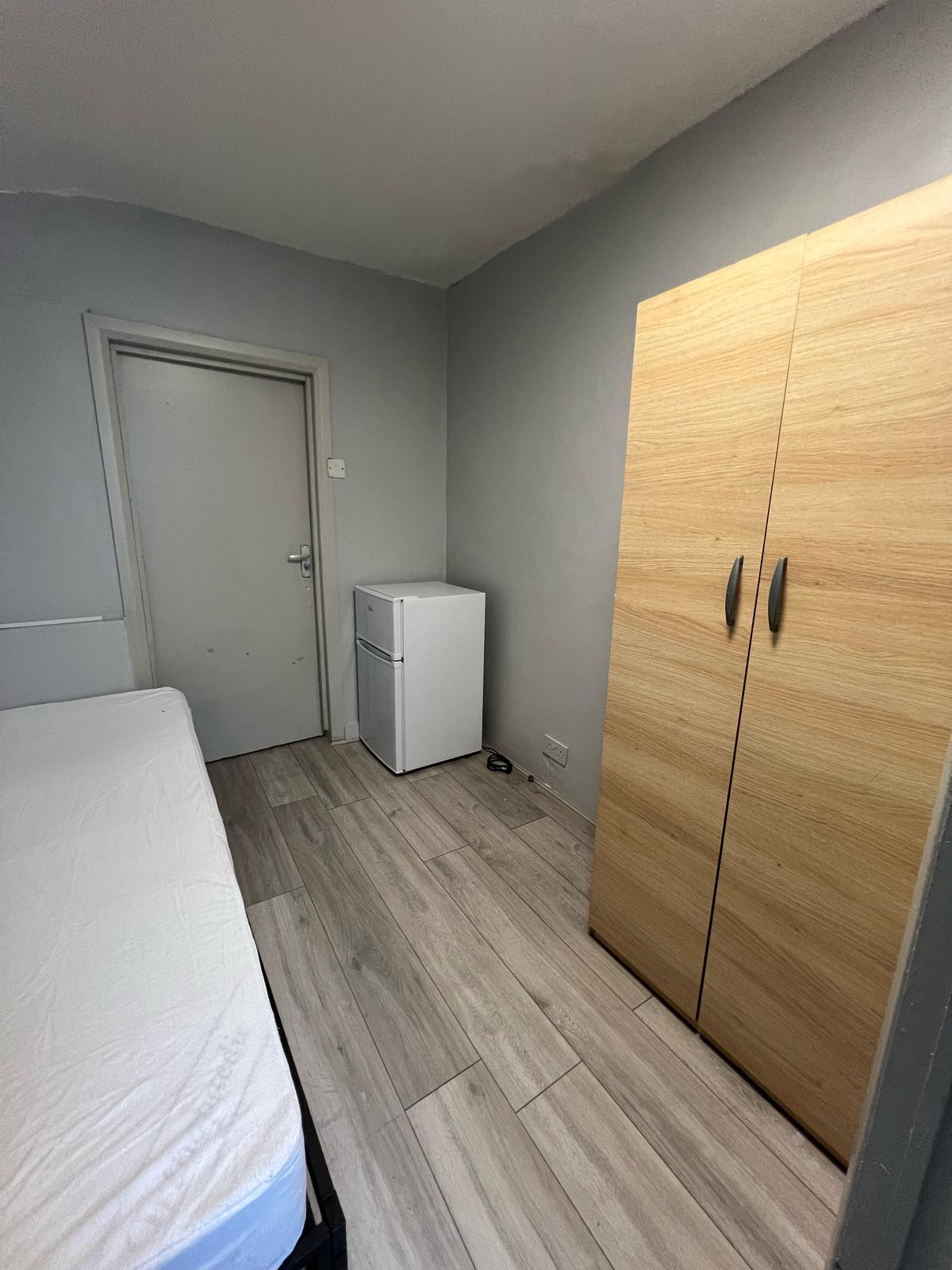 Double room in CANNING TOWN