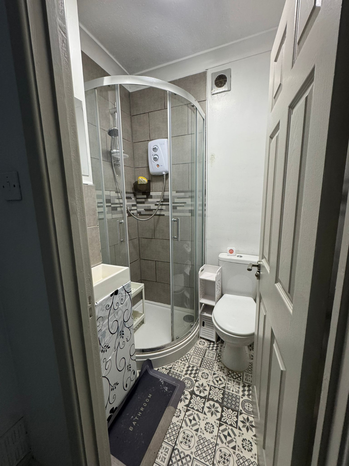 Double ensuite room in CANNING TOWN