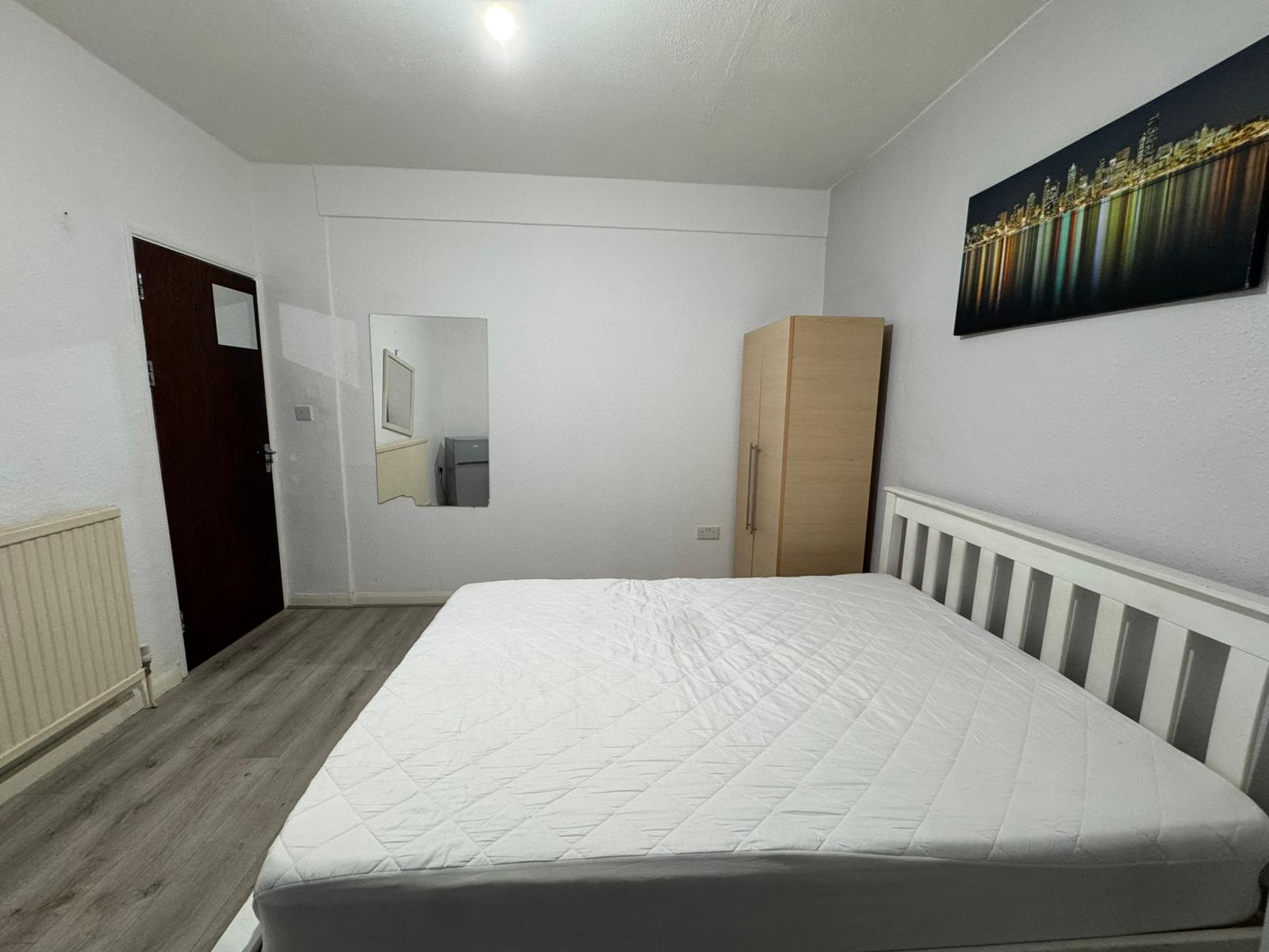 Double room in Tottenham Hale Penshurst Road