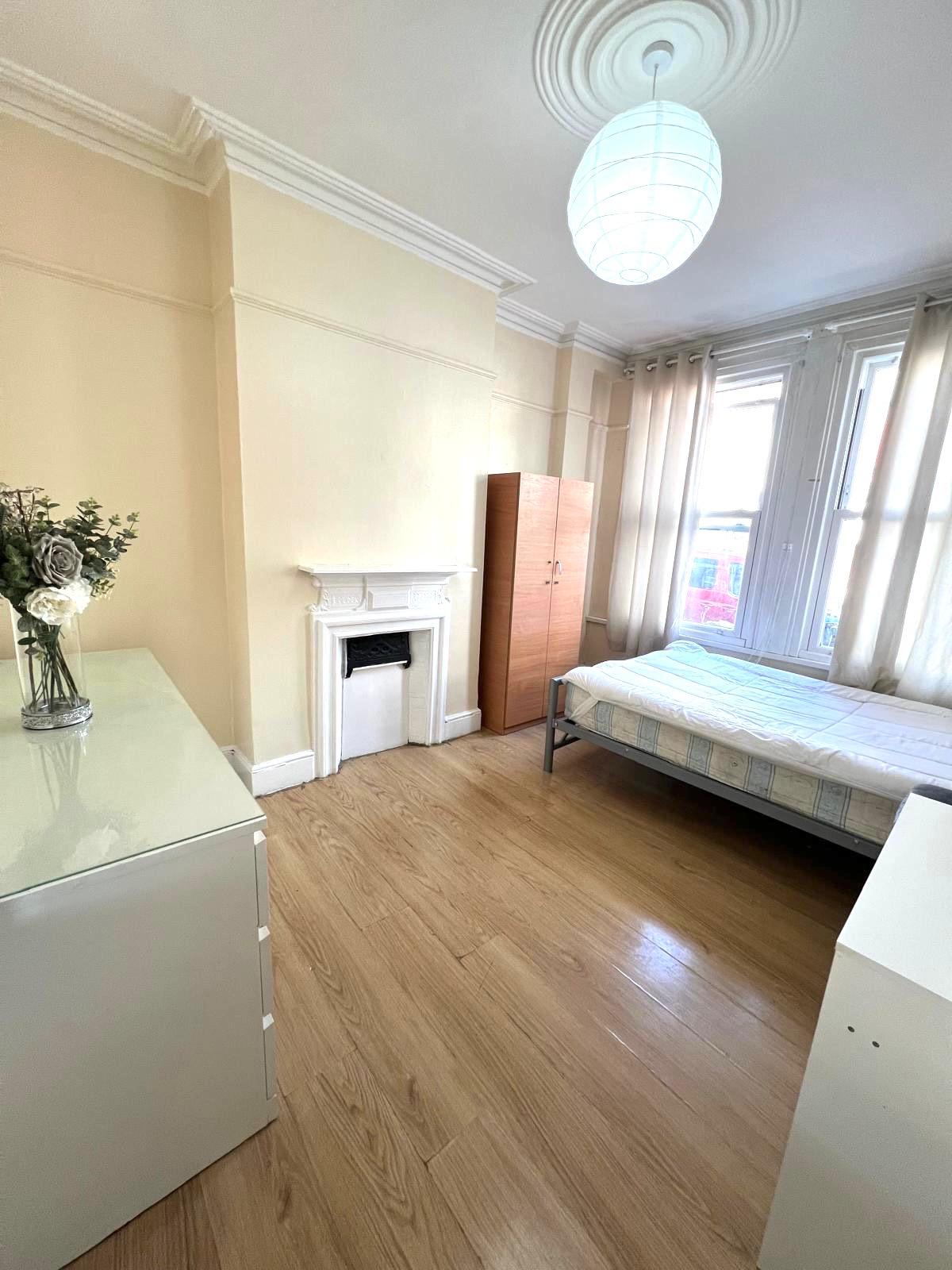 Double room near ENFIELD