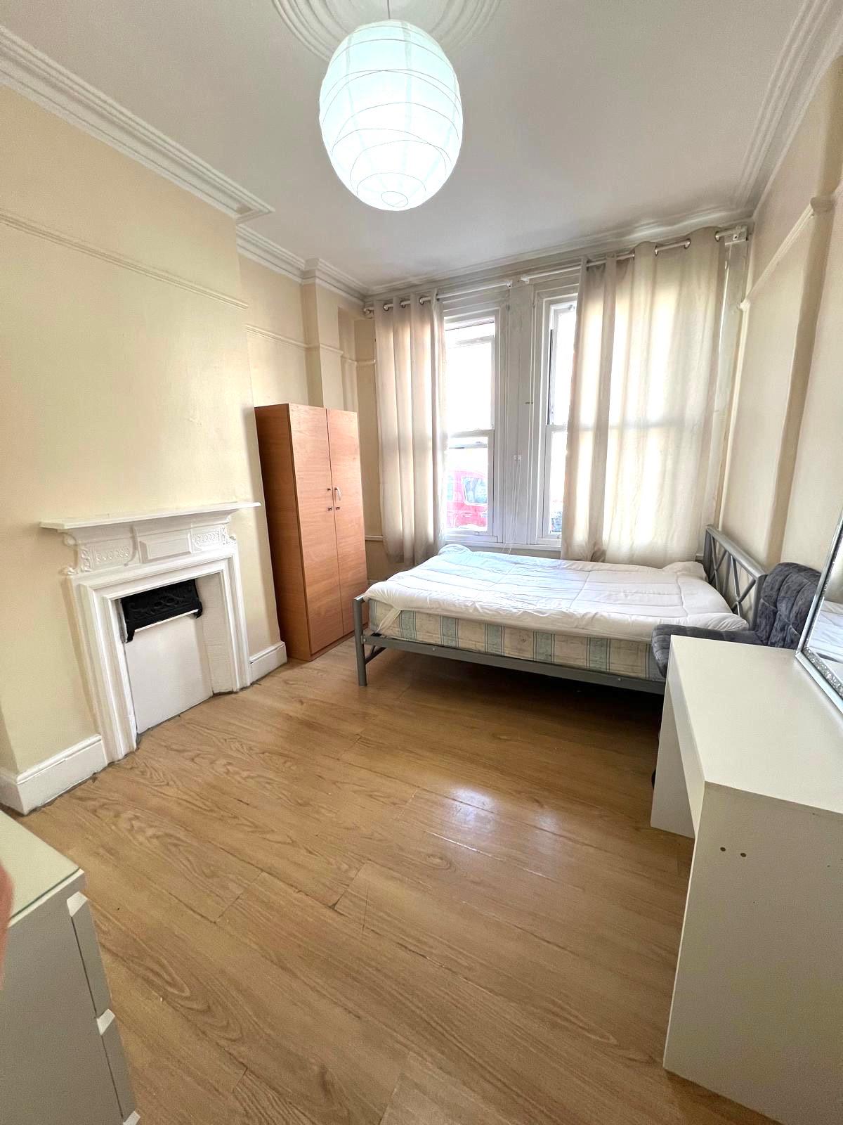 Double room near ENFIELD