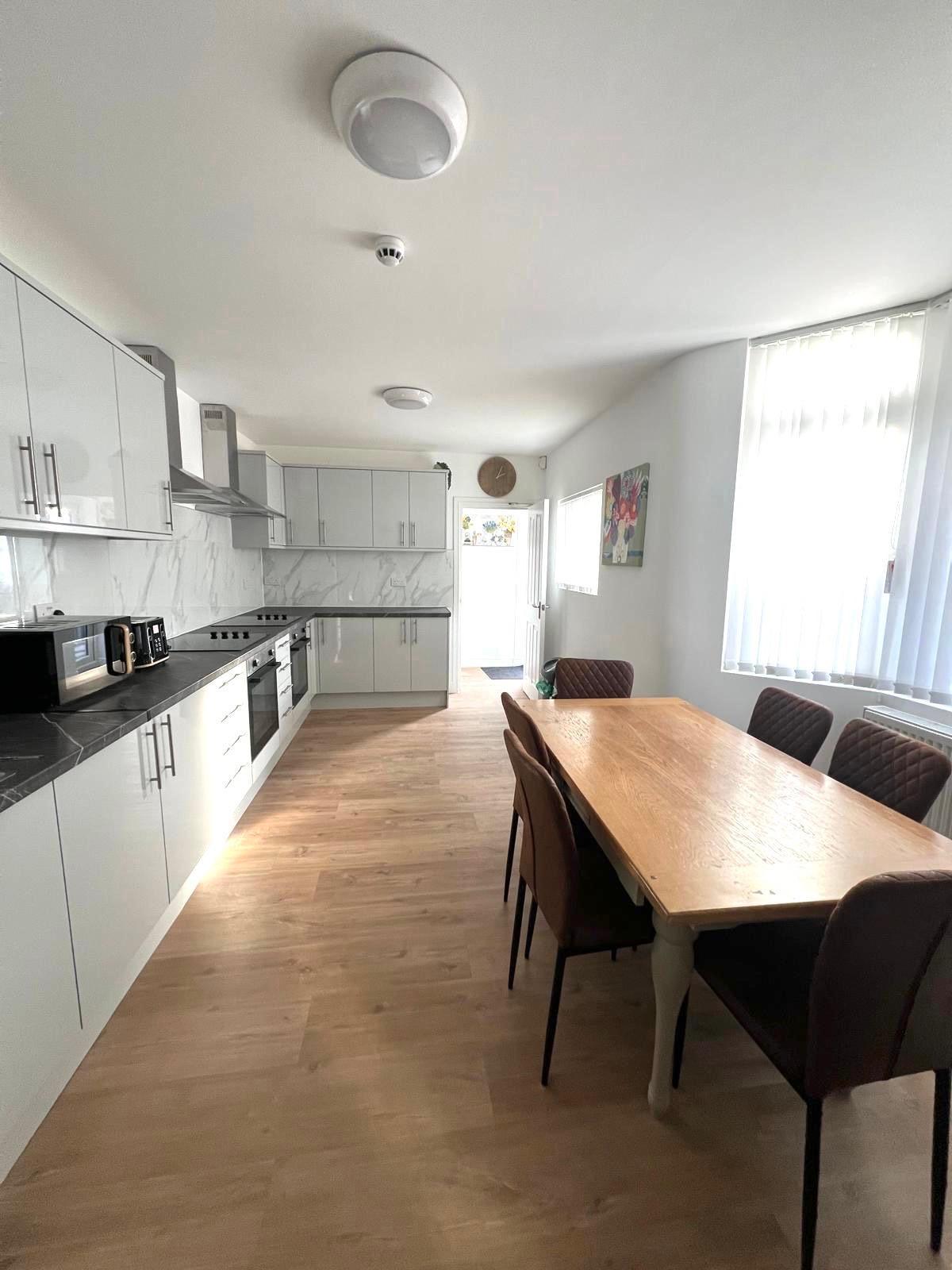 Spacious Double Room Available – Bethnal Green (Zone 2)