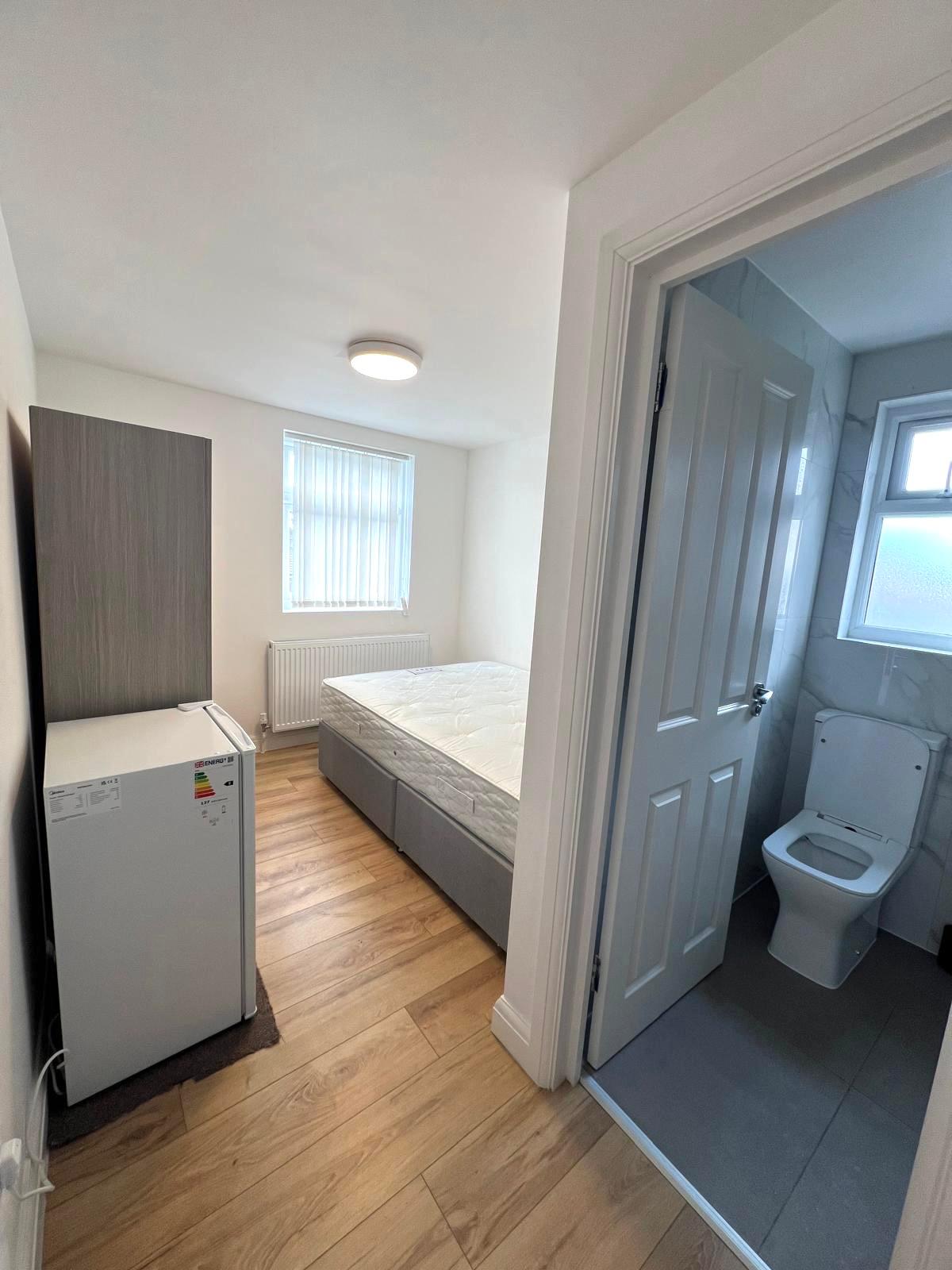 Spacious Double Room Available – Bethnal Green (Zone 2)