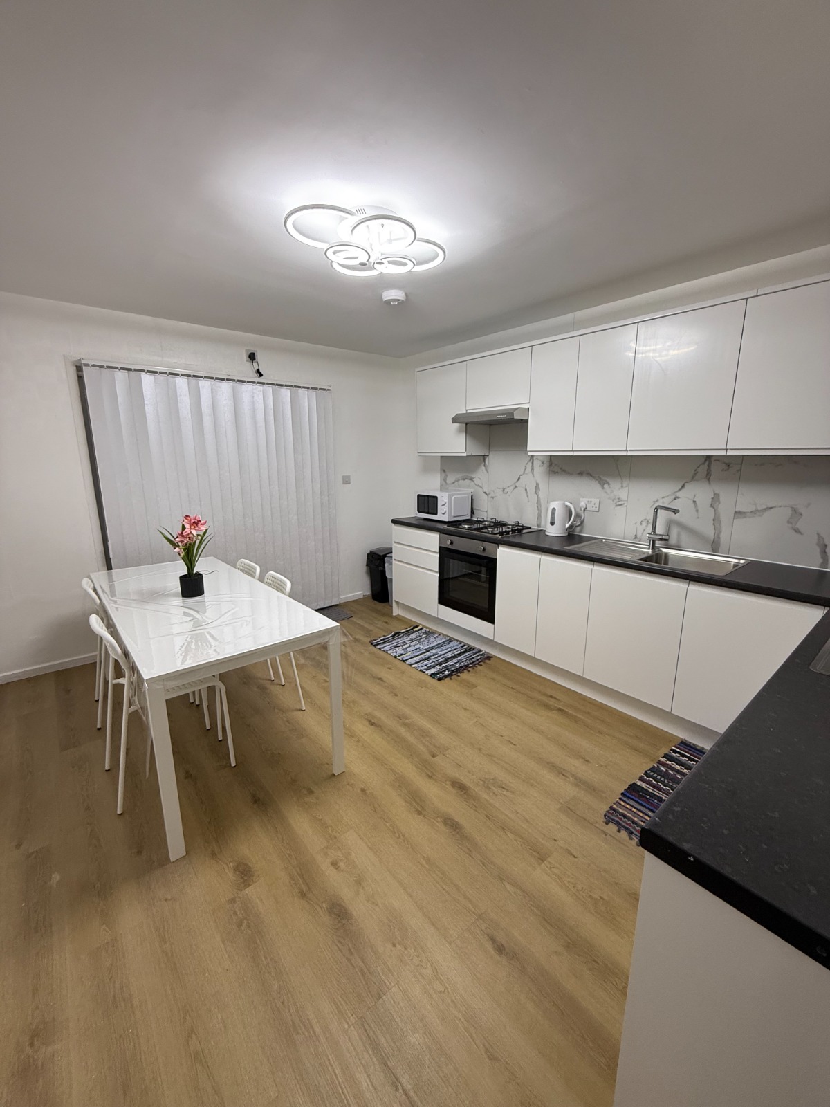 Double room in SEVEN SISTERS  Sulffolk Road