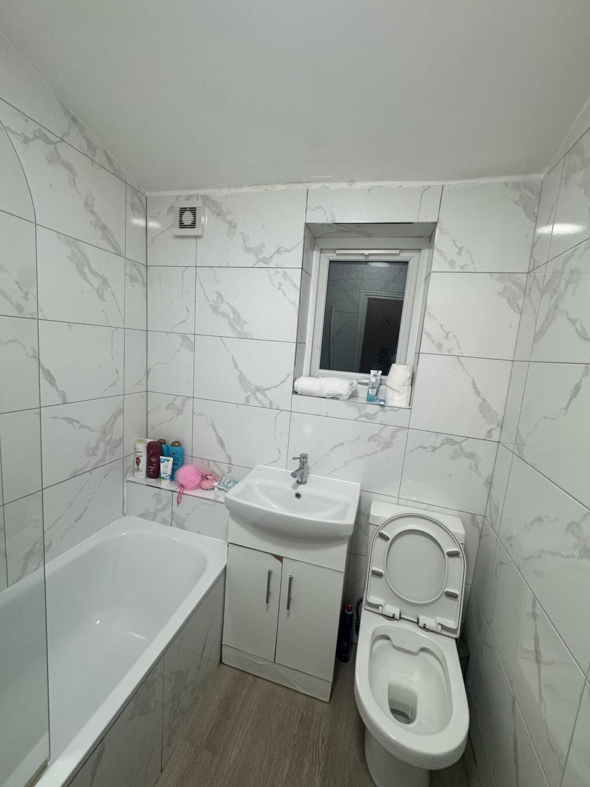 Double room in BRUCE GROVE 