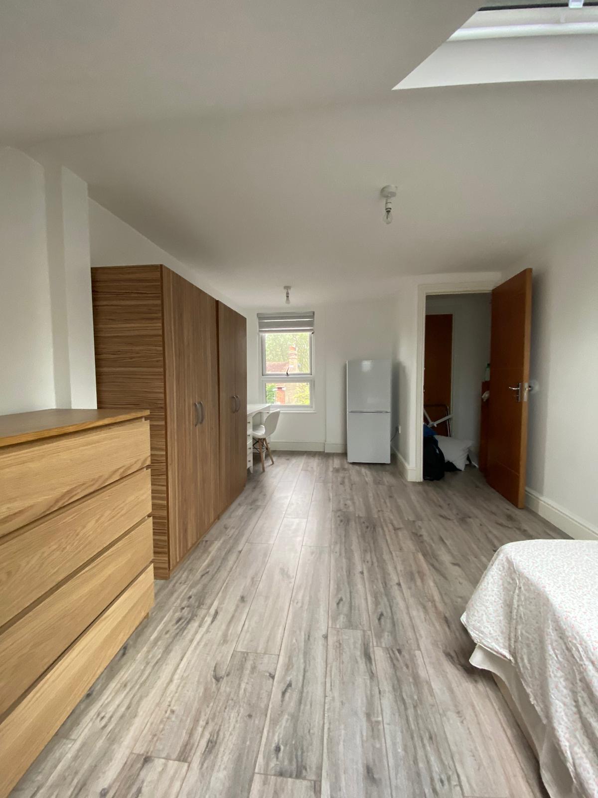 Large Rooms in Seven Sisters 