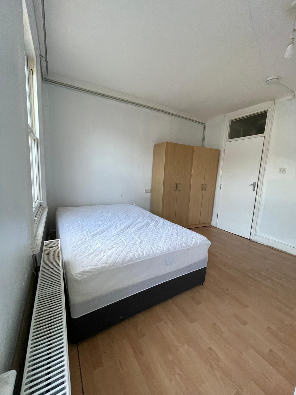 Ensuite room in SEVEN SISTERS