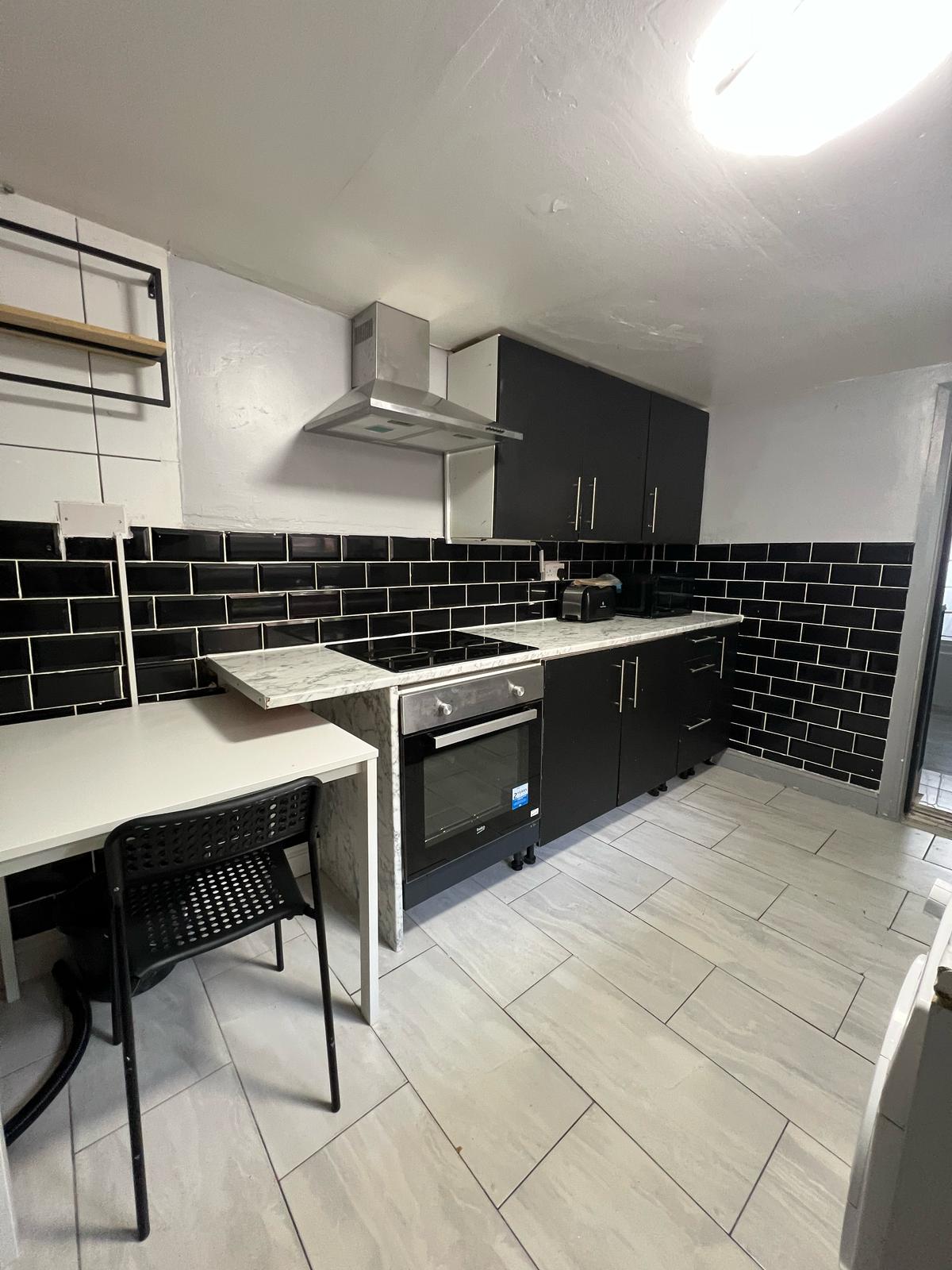 Double room near CANNING TOWN Grange Road