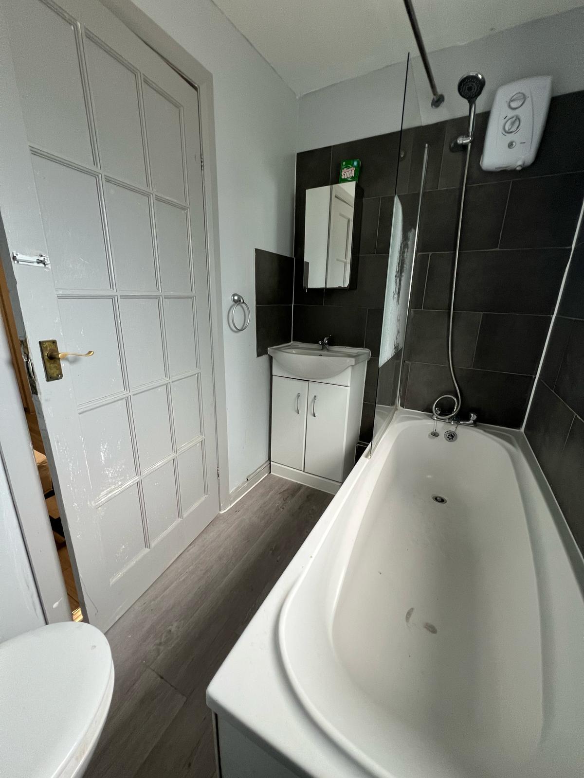 Double room near CANNING TOWN Grange Road