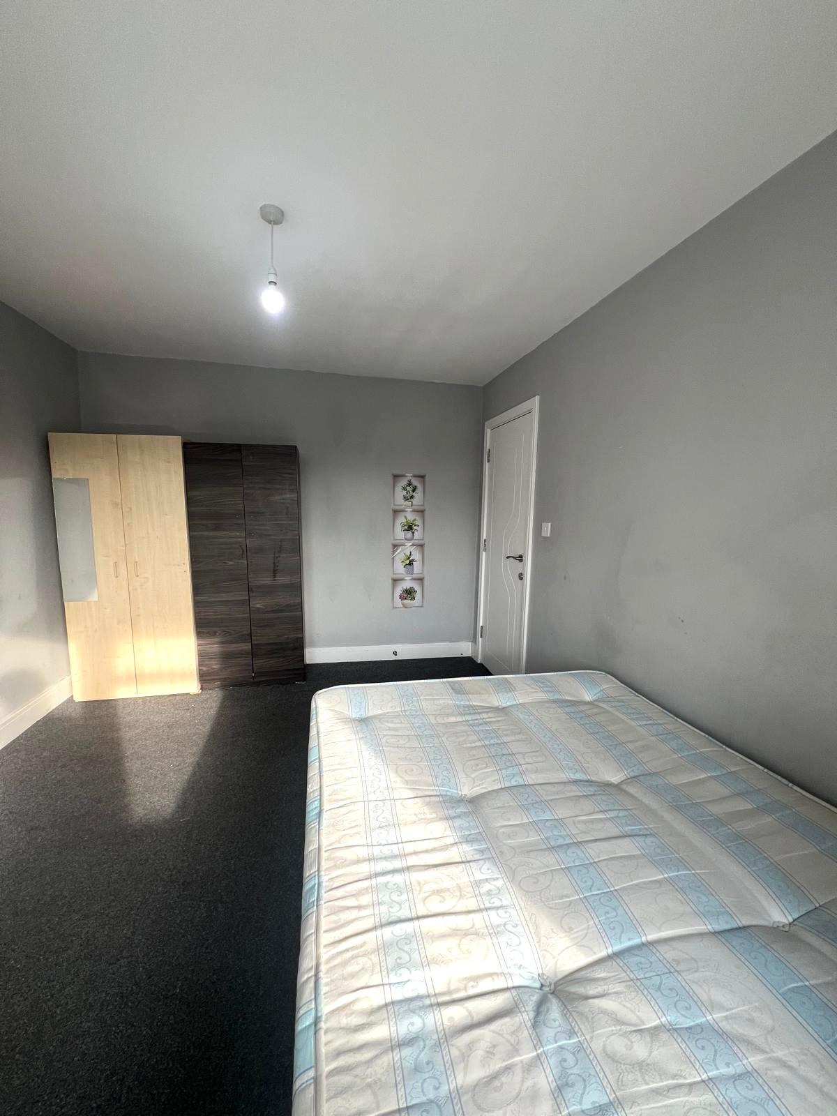 Double rooom Spacious Double Room Available – Bethnal Green