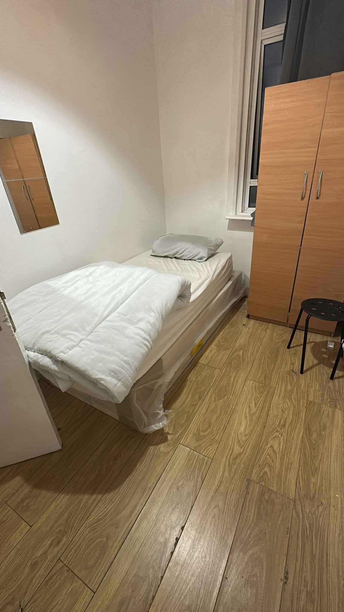 Double room nea rGladstone Park