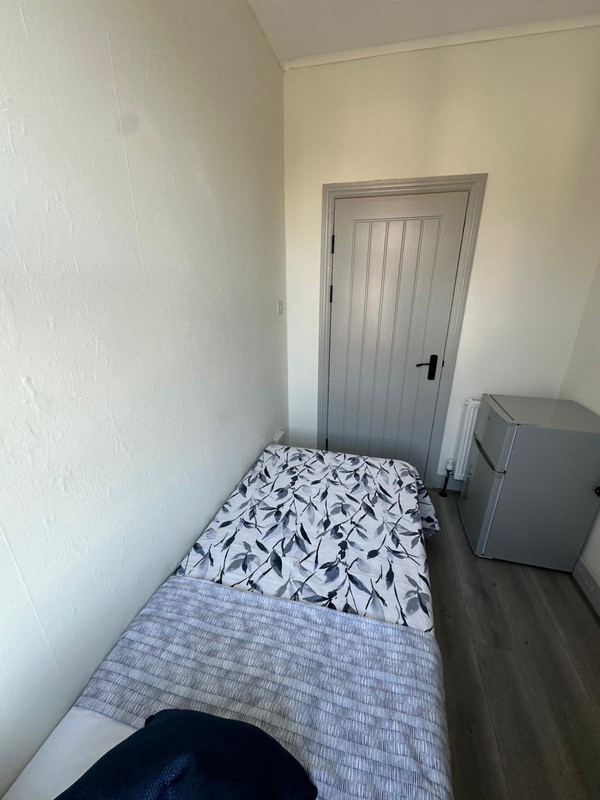 Double room in BRUCE GROVE Higham Road