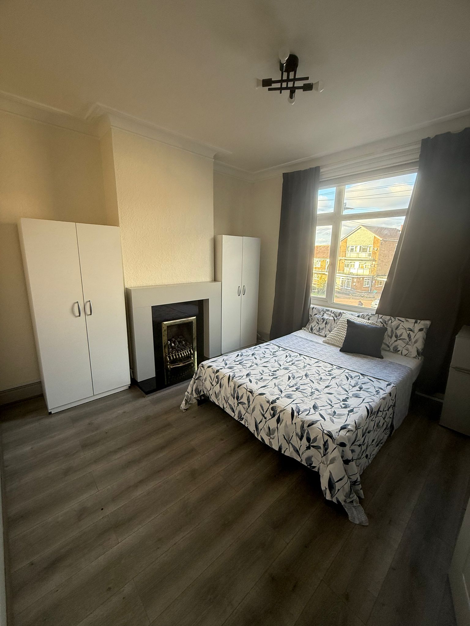 Double room in BRUCE GROVE (couples ok)