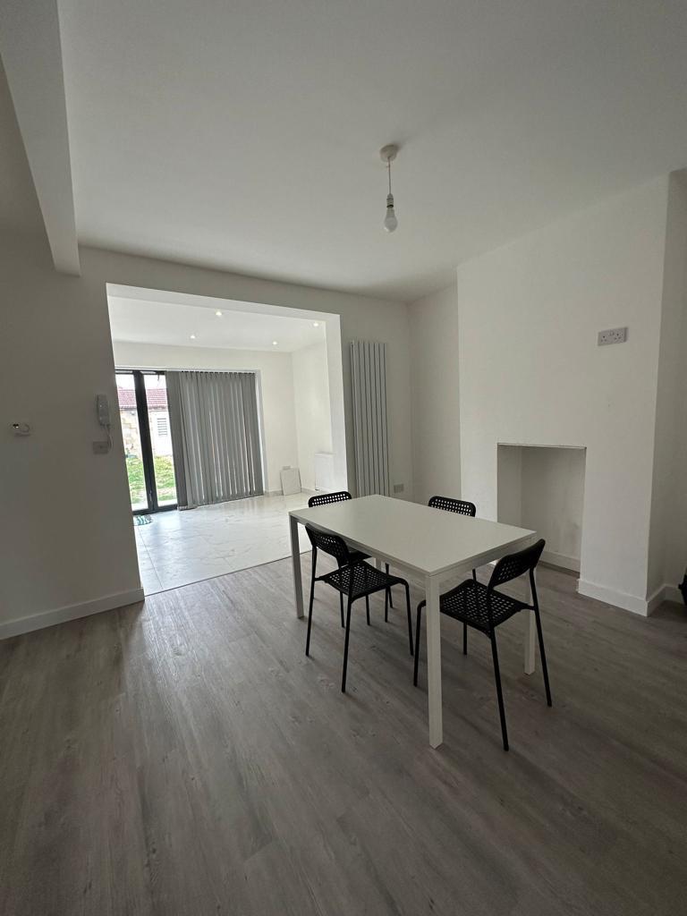 Double room near WOOD GREEN