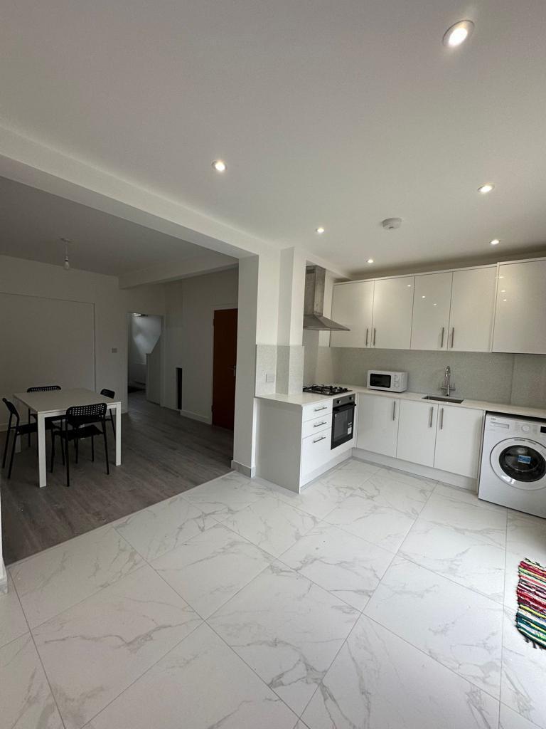 Double room near WOOD GREEN