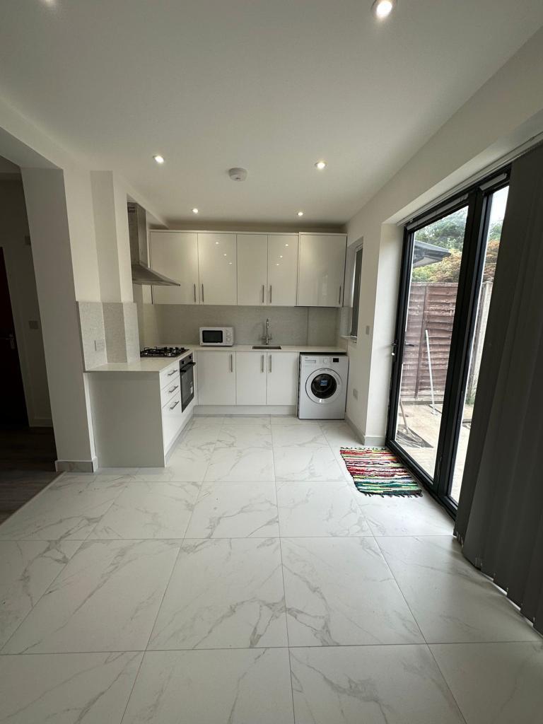 Double room near WOOD GREEN