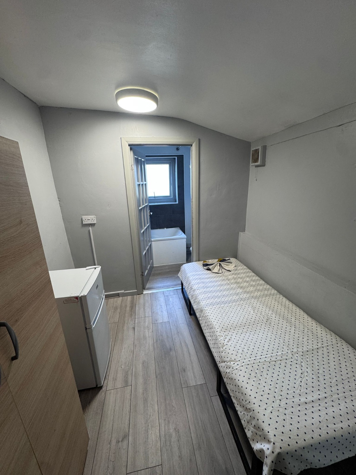 DOuble room close to CANNING TOWN