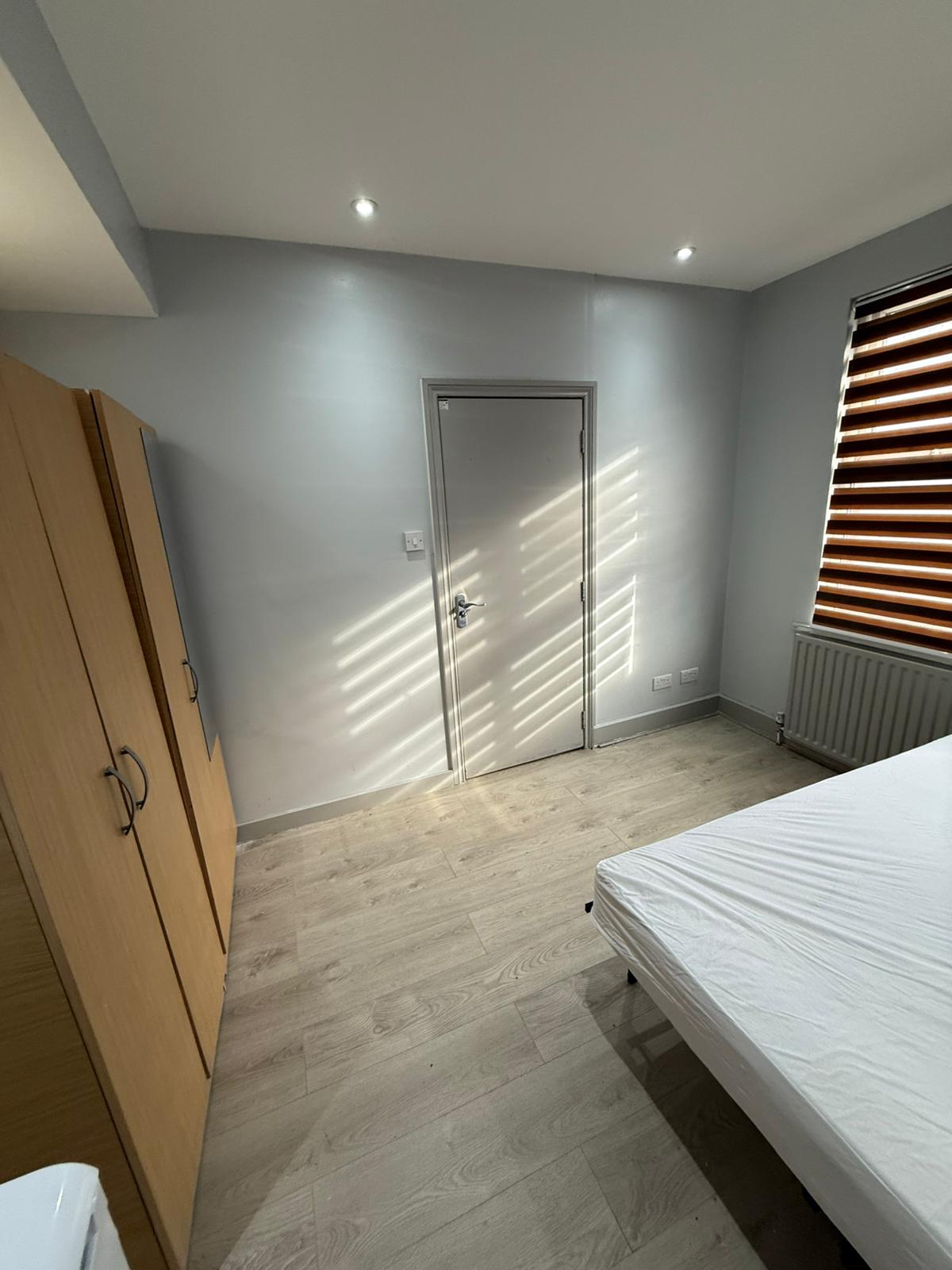 Double room in Tottenham Hale/ Couples ✔✔