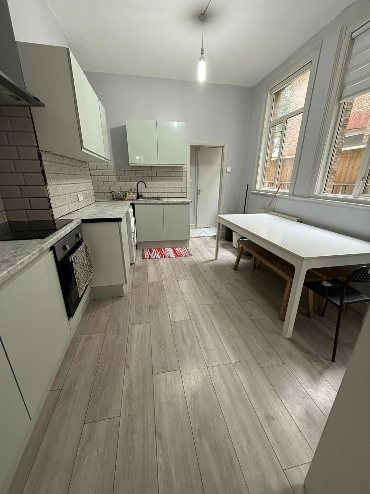 Double room near BRUCE GROVE Higham Road