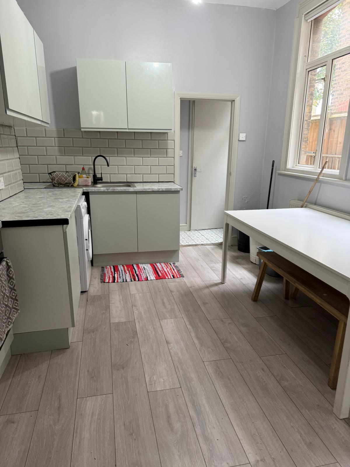 Double room near BRUCE GROVE Higham Road