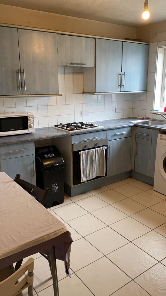 Double room in CANNING TOWN Clifford Road