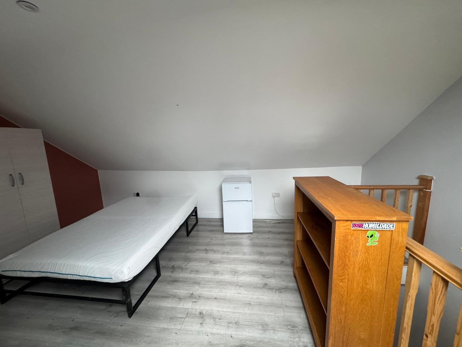 Double room near TOTTENHAM HALE