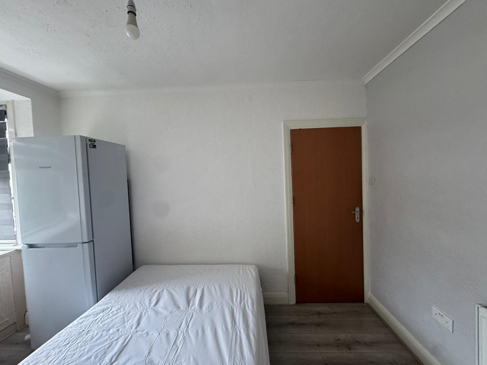 2 doubles rooms in TOTTENHAM HALE