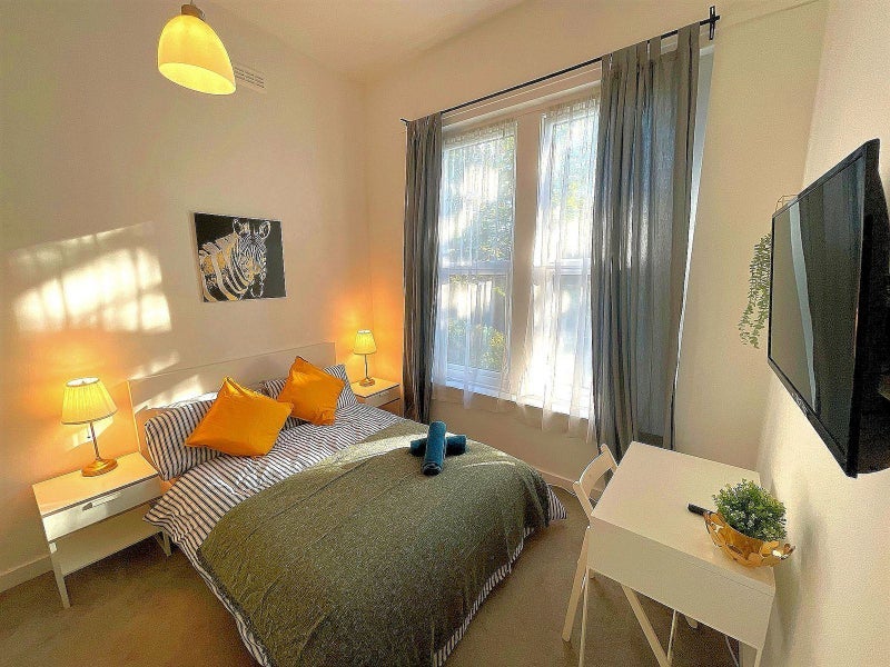 🔥Lovely Ensuite Room with only Female tenants 🔥