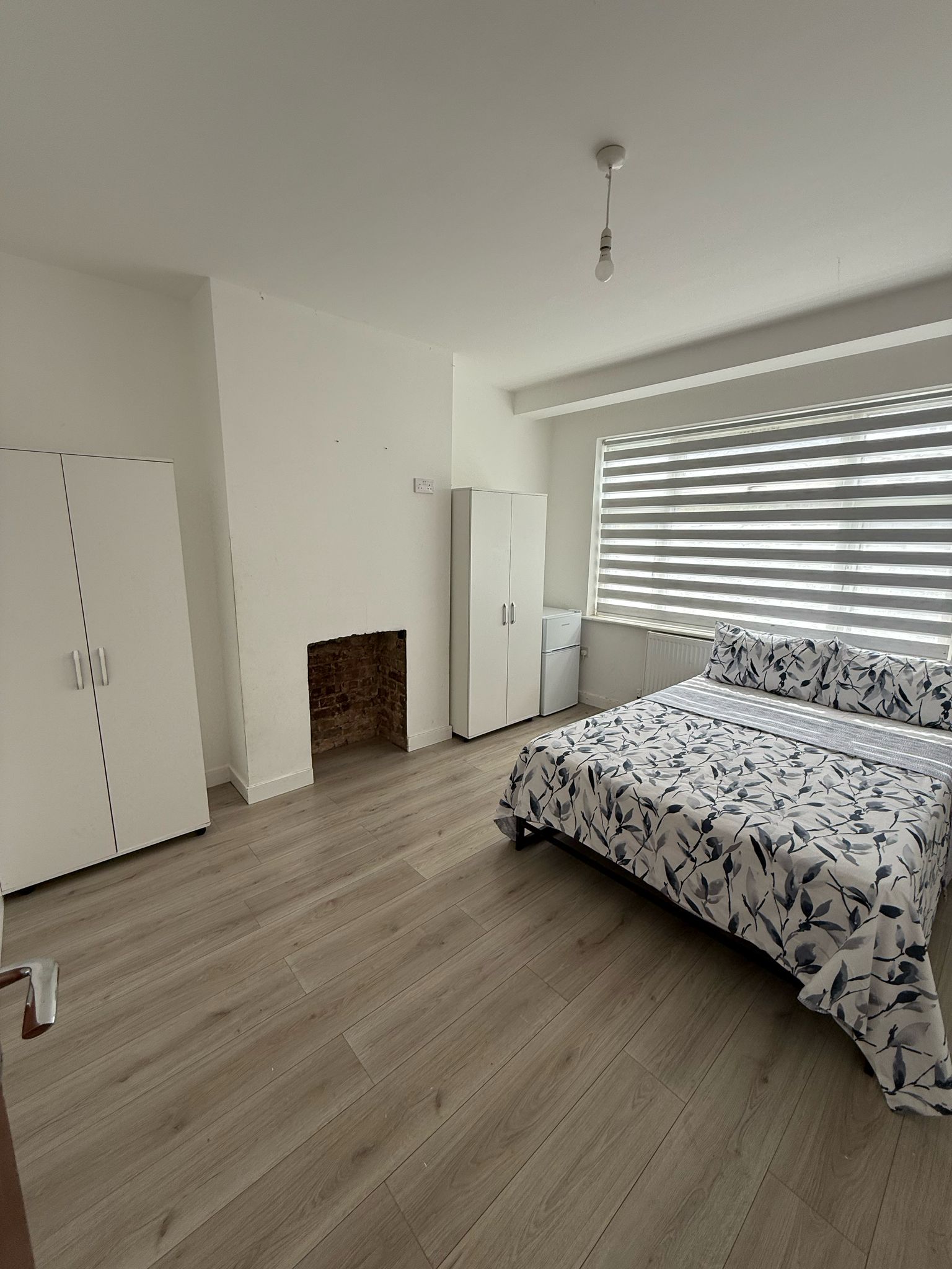 Double room in WOOD GREEN (Couples Ok✔)